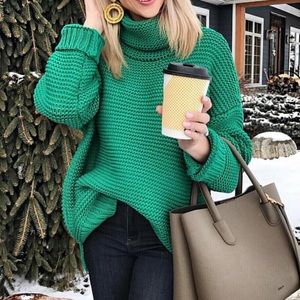 Vicidolls green sweater